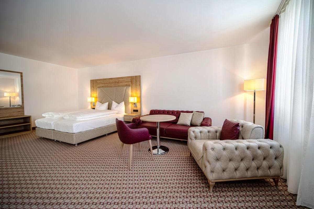 Ee Hotel Kassel Esterno foto