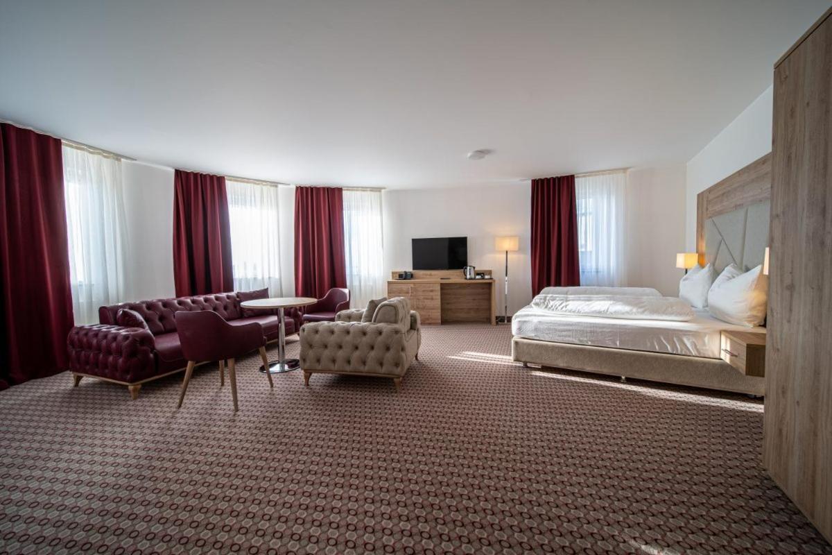 Ee Hotel Kassel Esterno foto