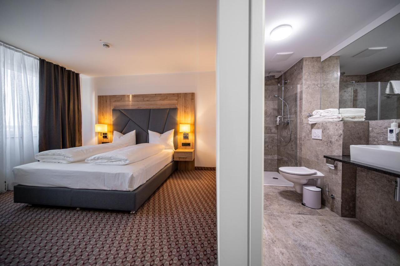 Ee Hotel Kassel Esterno foto
