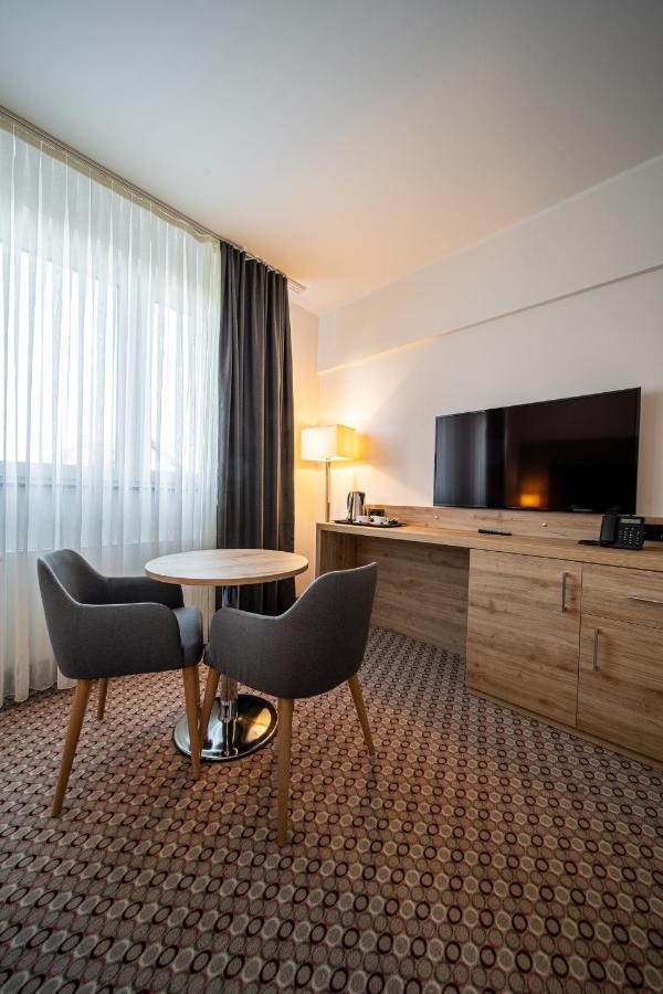 Ee Hotel Kassel Esterno foto