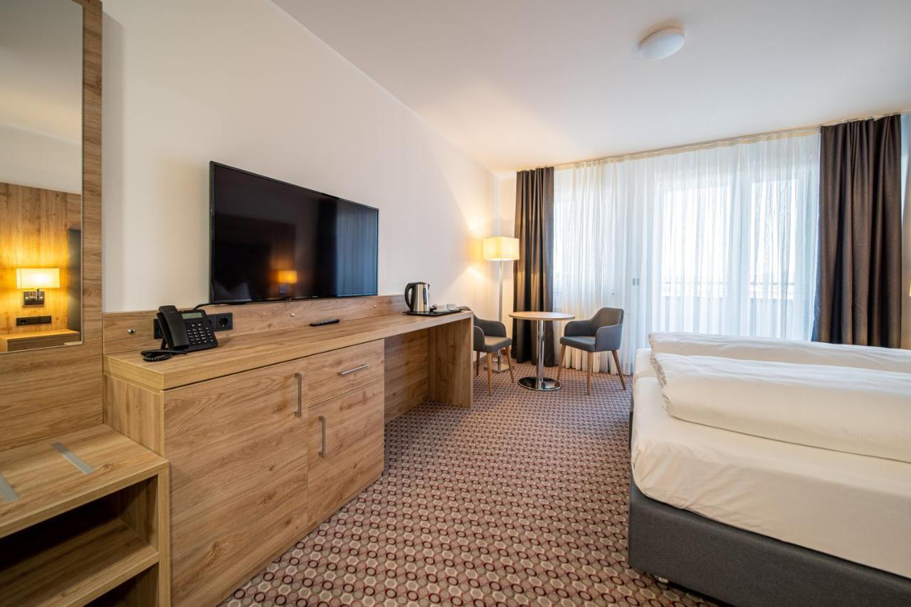Ee Hotel Kassel Esterno foto