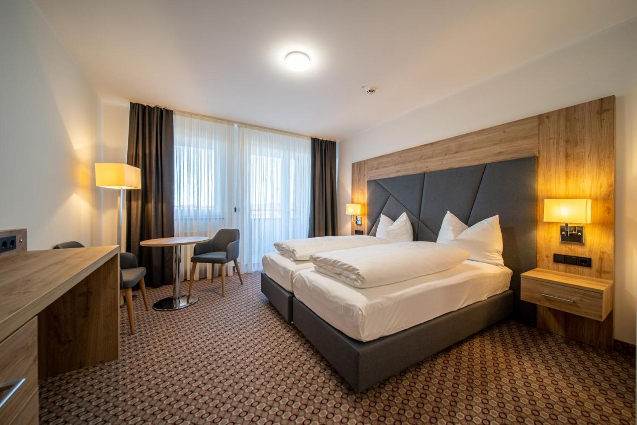 Ee Hotel Kassel Esterno foto