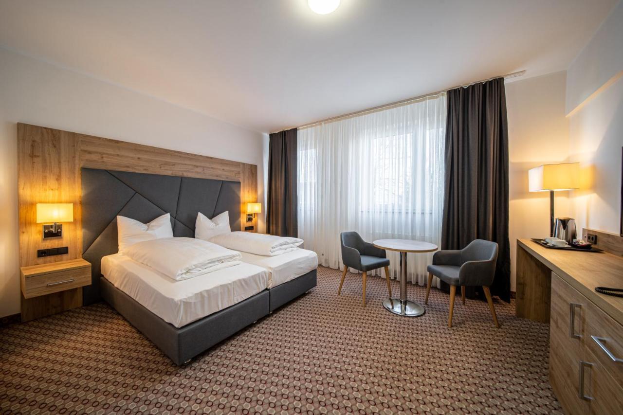 Ee Hotel Kassel Esterno foto