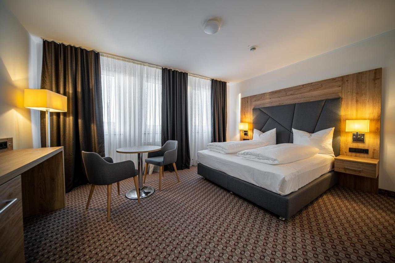 Ee Hotel Kassel Esterno foto